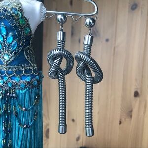 Absolute diva moment earrings
